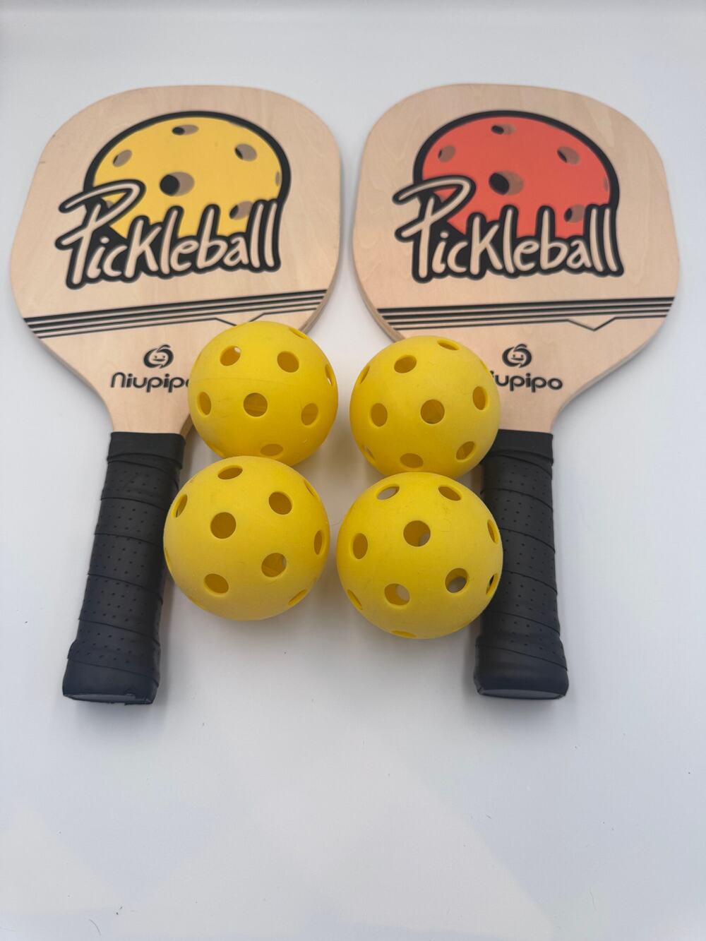 Niupipo Wood Pickleball Paddle Set 2 Paddles 4 Balls Carry Bag